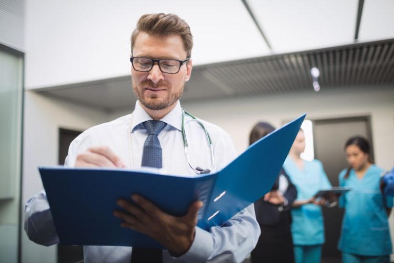 Relatórios gerenciais para médicos: dados que mudam a gestão.